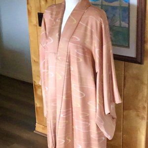 Vintage Japanese Kimono~ Chirimen Silk~ Floral Pattern ~Bust 48 / Length 60 in